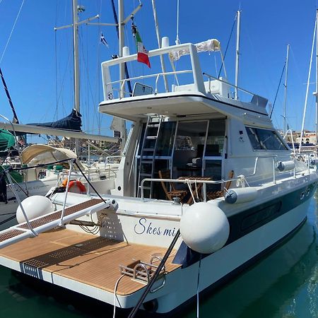 She'S Mine Yacht Hotel Catania Exterior photo