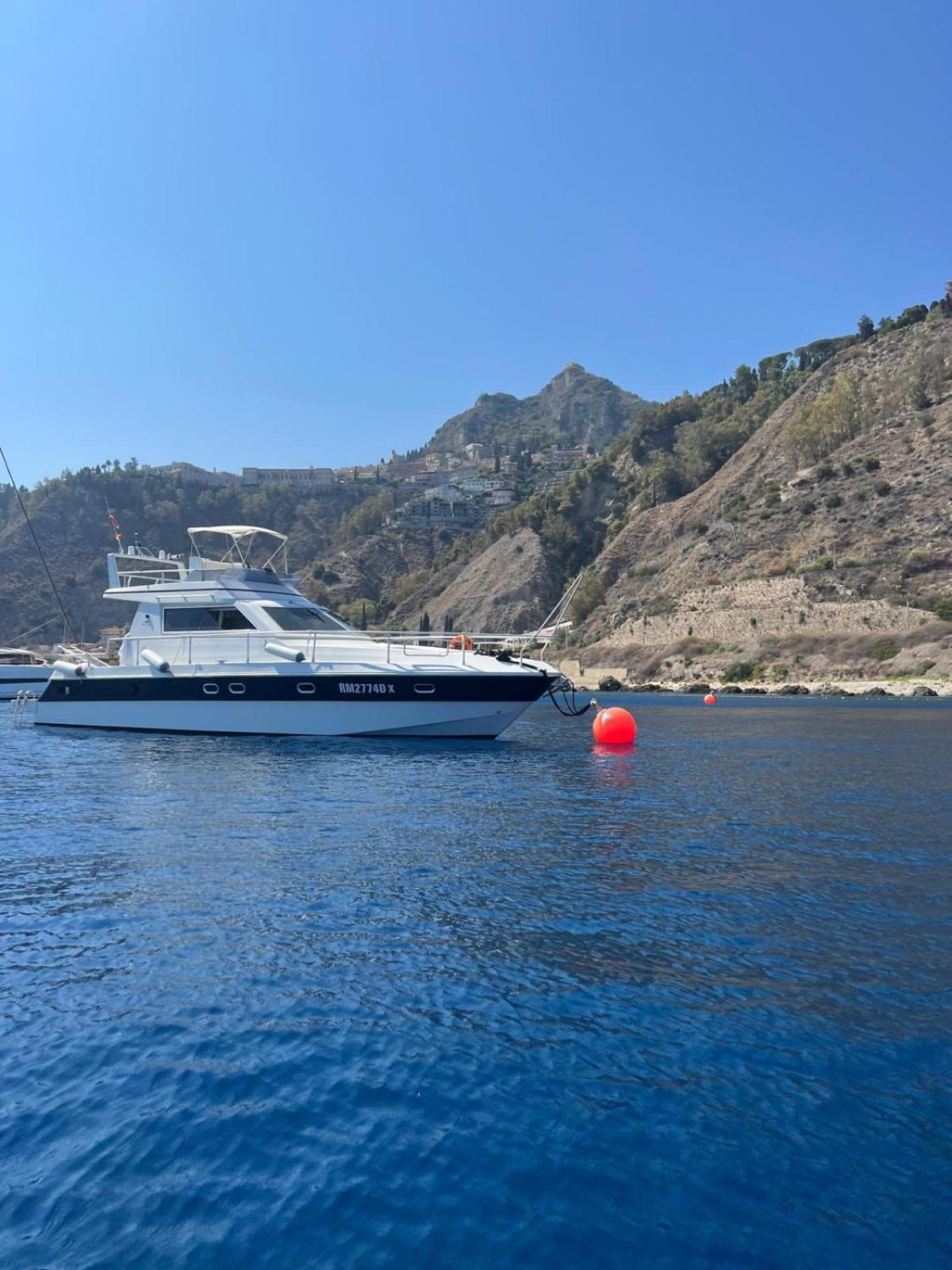 She'S Mine Yacht Hotel Catania Exterior photo